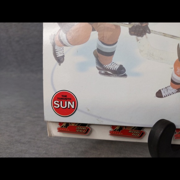 Team Canada 2002 Official Pin Collection - Picture 6 of 11